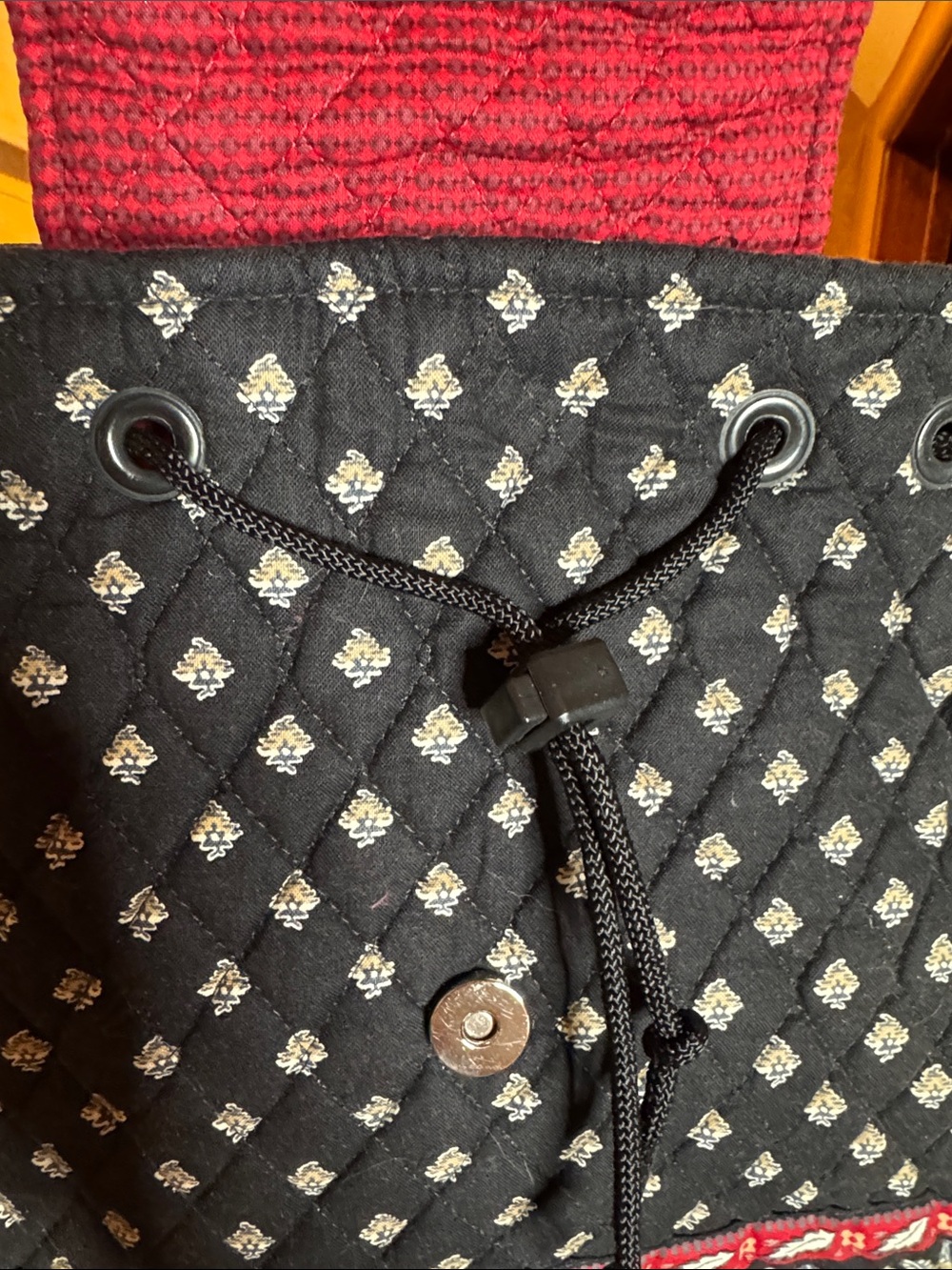 Vera Bradley Vintage Quilted Drawstring Backpack Black Floral Red Trim Rare USA - Picture 8 of 11